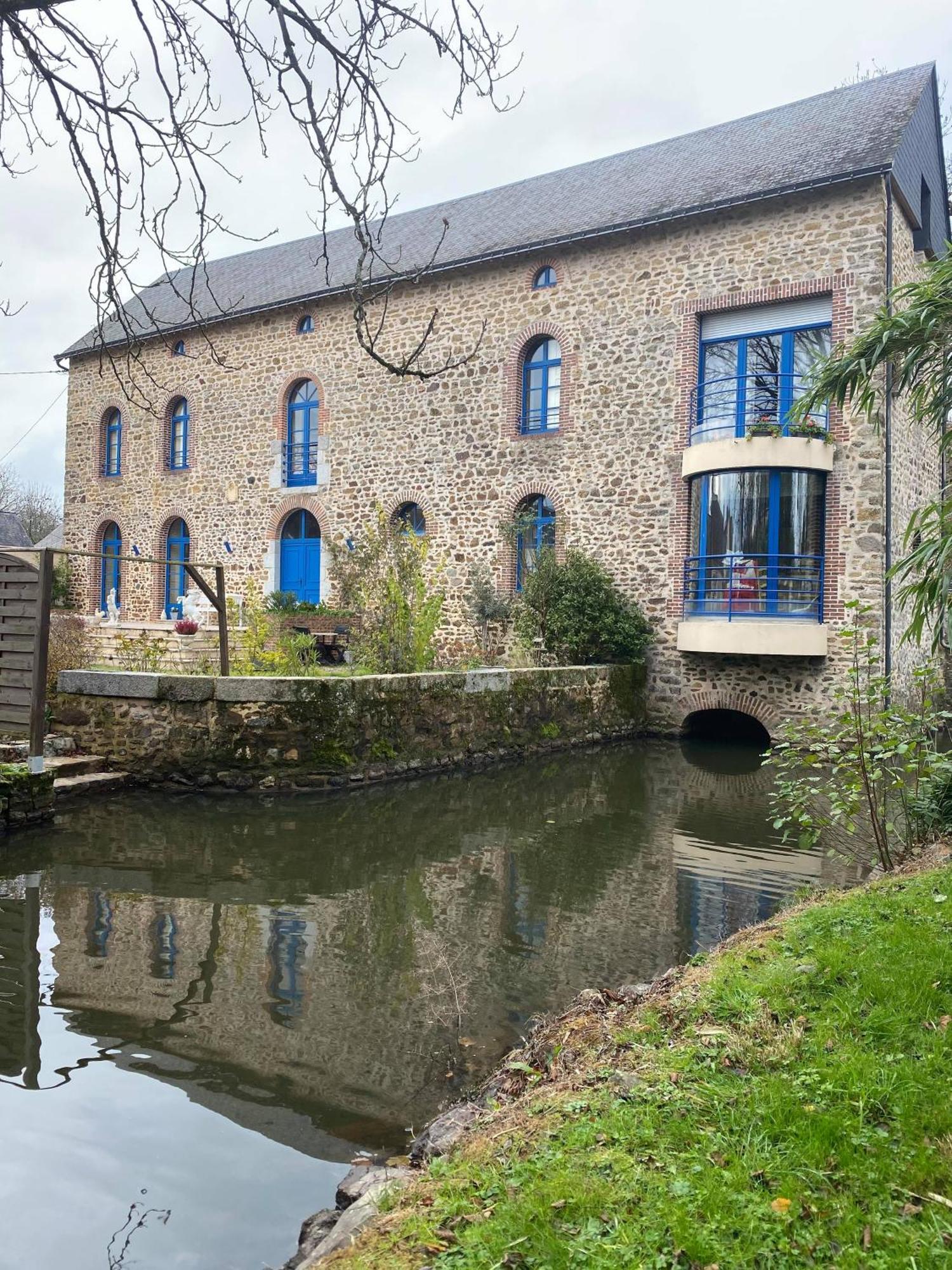 Le Moulin De Meral Montsûrs Exterior foto